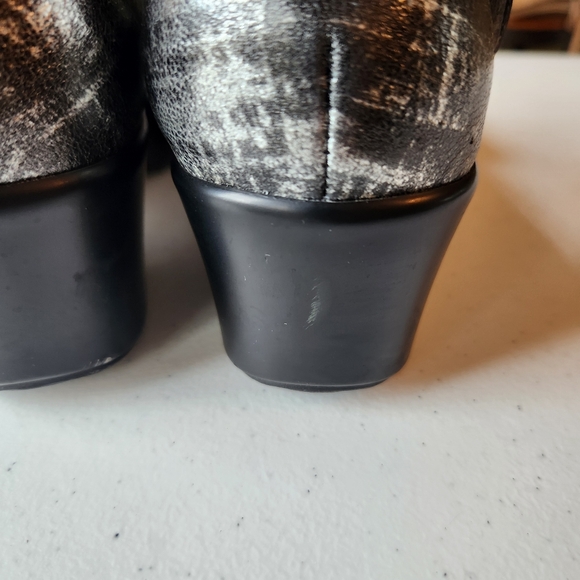 Alegria Riki T Strap Silver Leather Wedge Heel Comfort Sandal Size 39